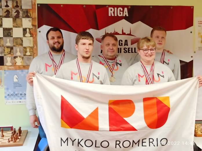37.SELL Studentu spēļu šaha turnīra uzvarētāji no Mikolas Romeris univ.